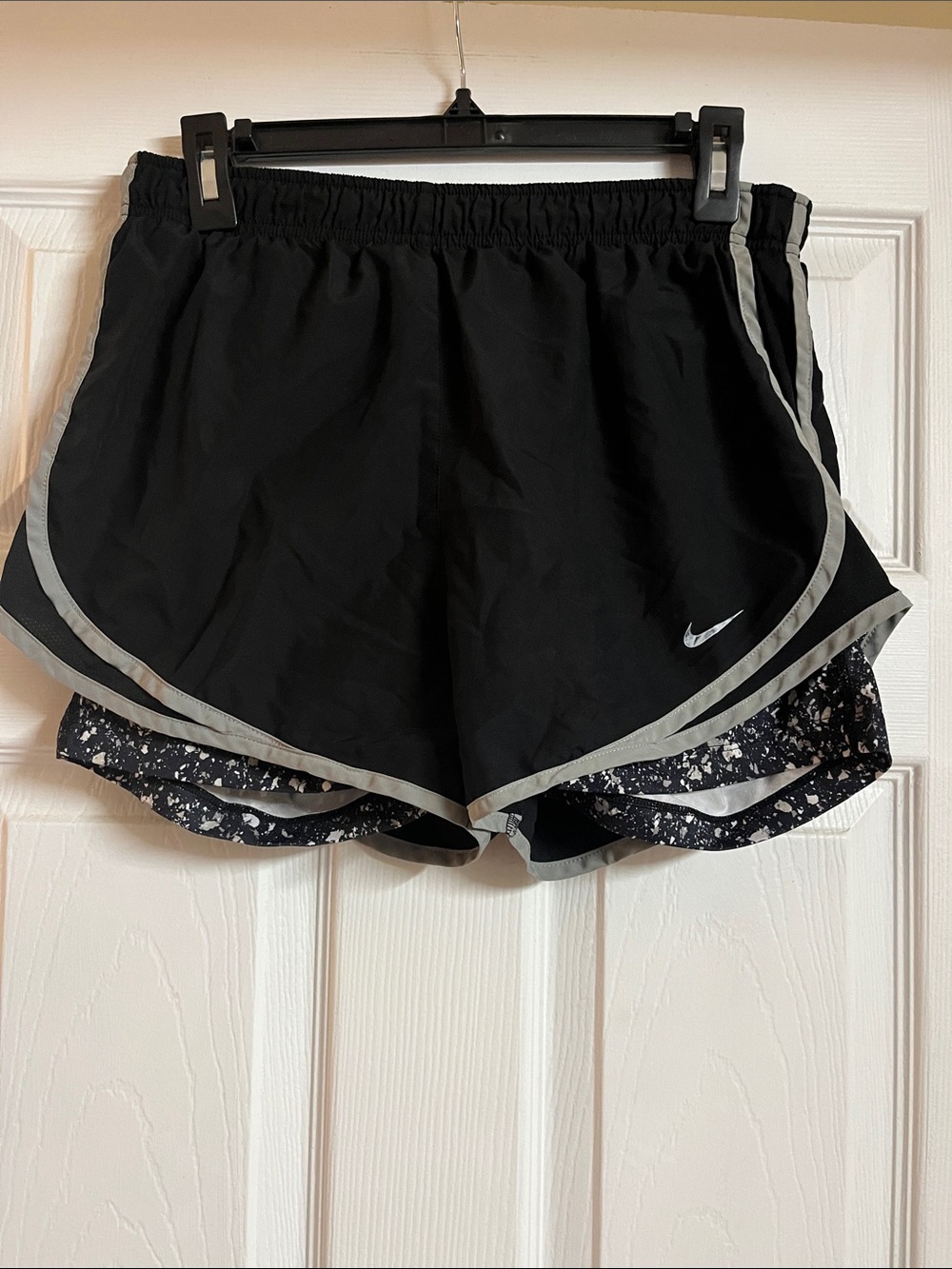 Nike Black Women's Layered Athletic Shorts with Printed Liner